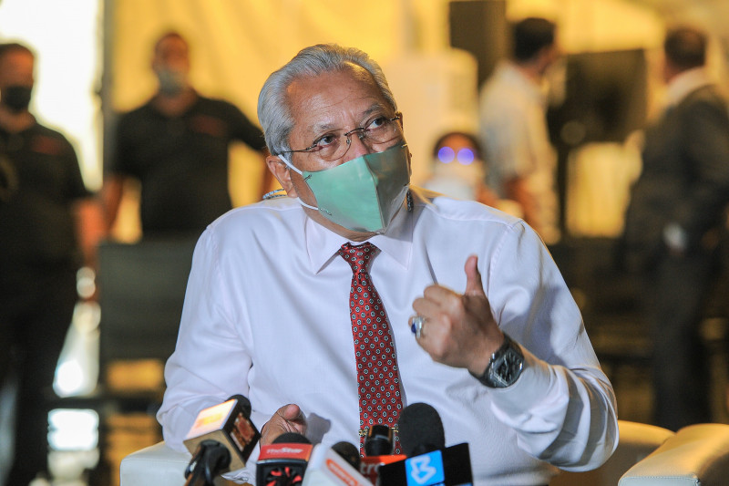 Opposition candidates may get airtime on national TV: Annuar