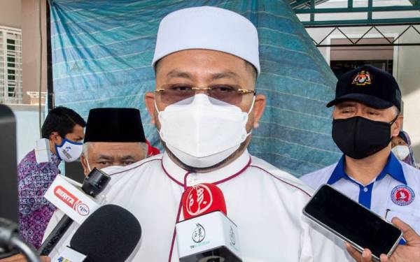 No discrimination against non-Bumi firms making halal products: Marzuk