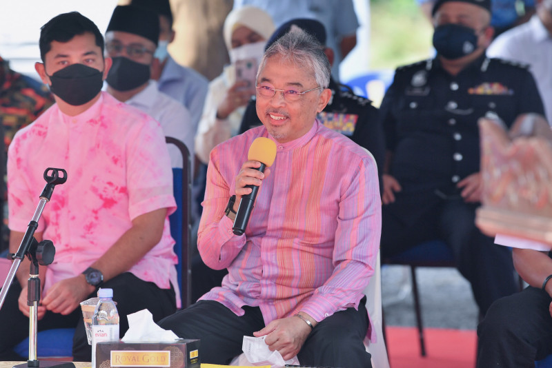 Agong urges stilt houses built near rivers