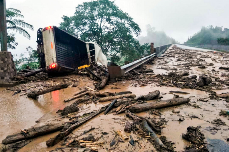 21 MoH staff stranded in Pos Tohoi rescued