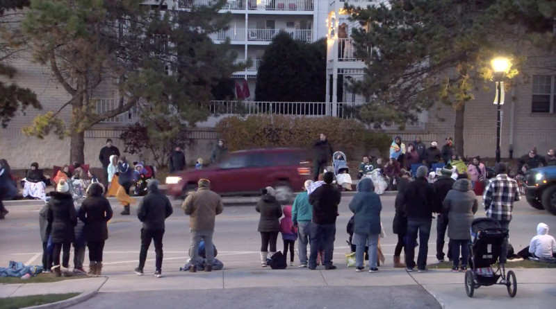 [UPDATED] Vehicle ploughs into Wisconsin Christmas parade, killing 5, wounding 40