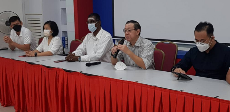 Hannah Yeoh wearing headscarf doesn’t mean DAP has compromised its principles: Guan Eng