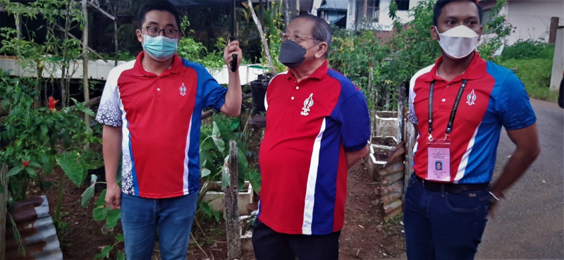 Lim Kit Siang on punishing trail in S’wak, touching base with voters