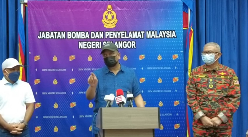 Firefighters to help distribute food to flood victims: Reezal Merican