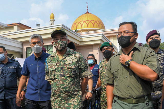 King urges post-mortem on floods