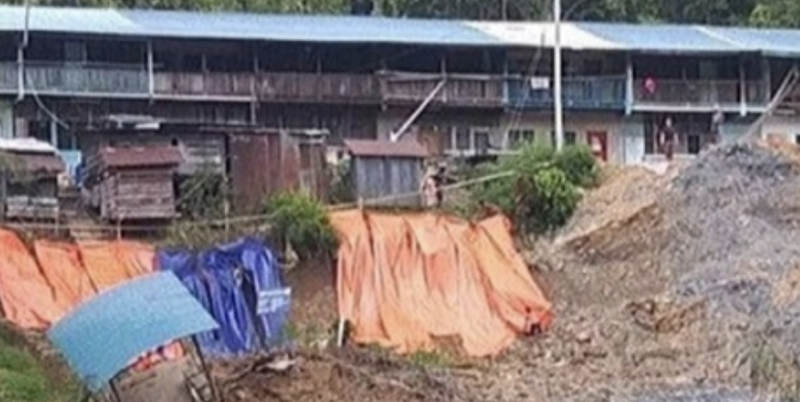 Remote longhouse with 200 villagers at risk as riverbank erodes