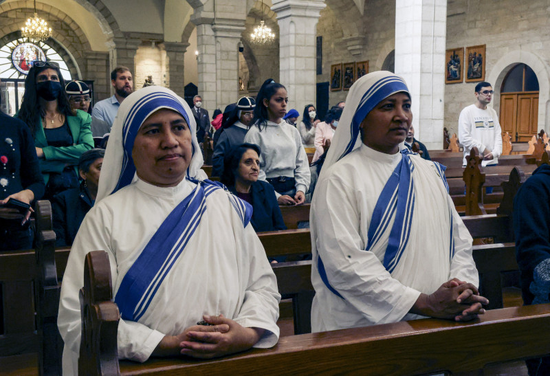 India freezes bank accounts of Mother Teresa-founded charity