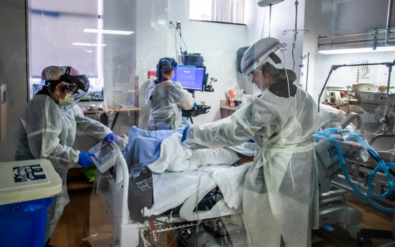 US Covid-19 death toll surpasses 900,000