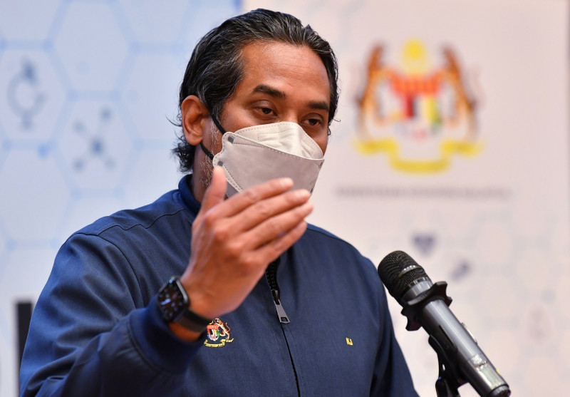 [UPDATED] 17 out of 122 Omicron-positive individuals unvaxxed: Khairy