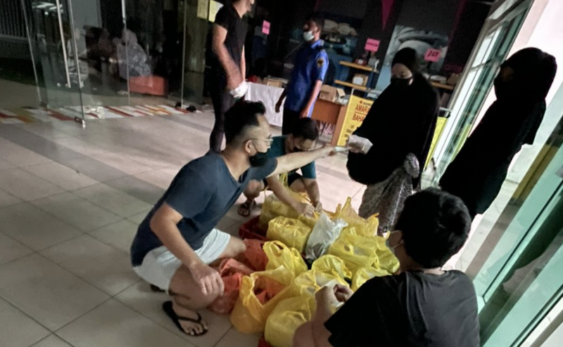 Student recounts turning to social media for help after hostel flooded