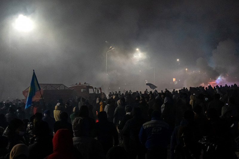 Kazakhstan president fires cabinet in bid to head off protests