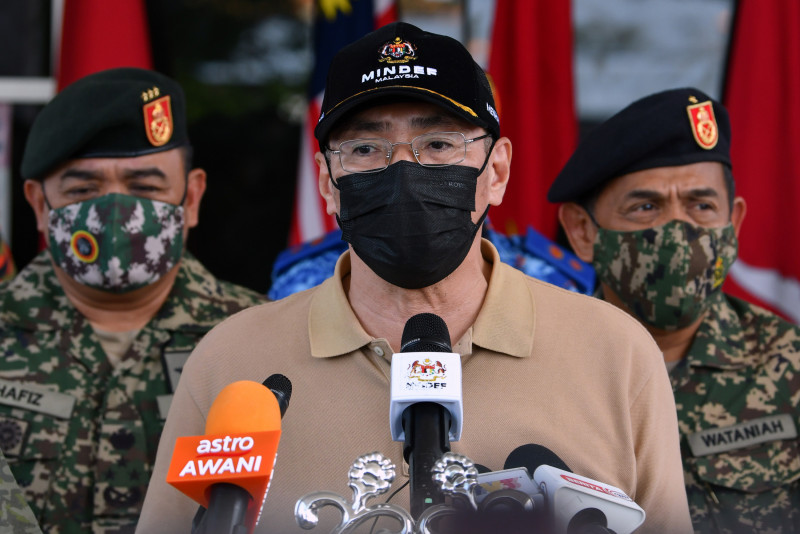 Right to delay endemic phase, given Omicron: Hishammuddin