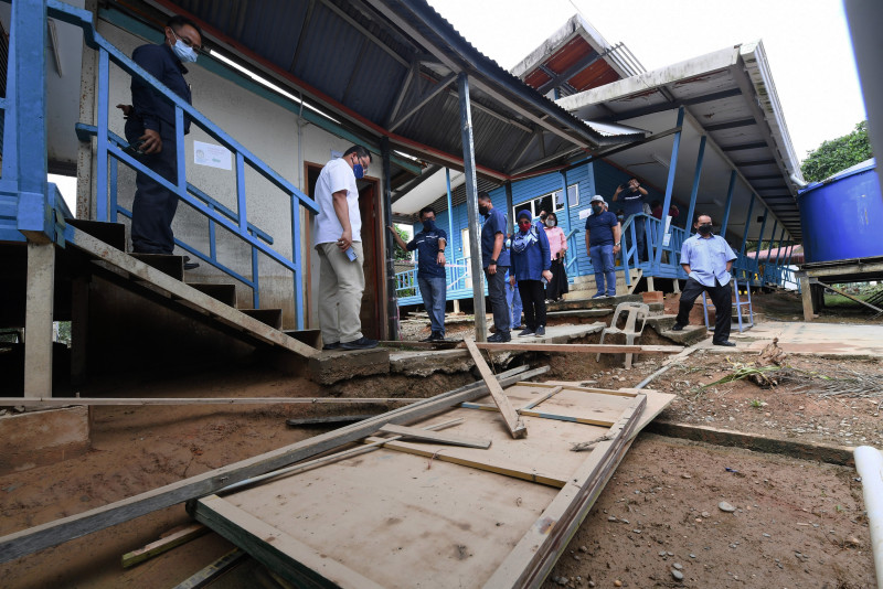 More than 300 schools affected by floods nationwide: deputy minister