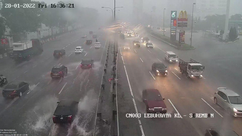 Rainstorms hit Klang Valley again, water levels rising