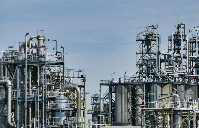 Sri Lanka gets urgent US$500 mil Indian loan to pay for oil