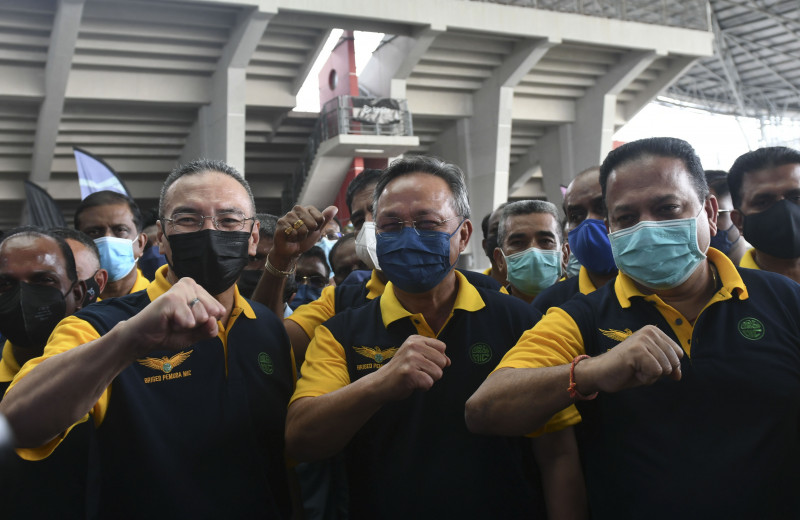 Go ahead, give ‘Friends of BN’ seats in Johor, just not ours: MIC