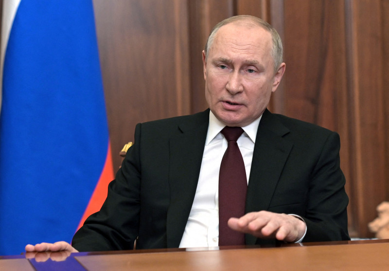 Putin meets top military brass to discuss Ukraine strategy