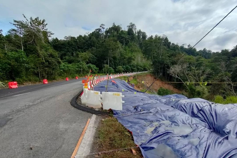 Motorists urged caution after East-West Highway landslide