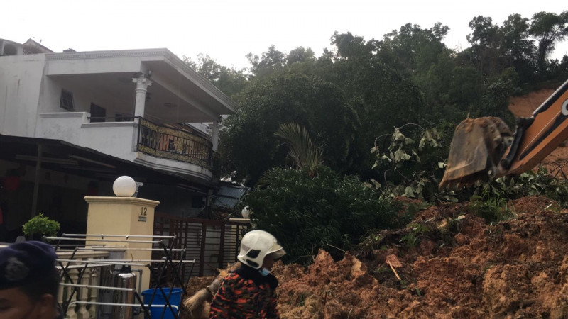 Bukit 2 taman ampang permai Ampang landslide: