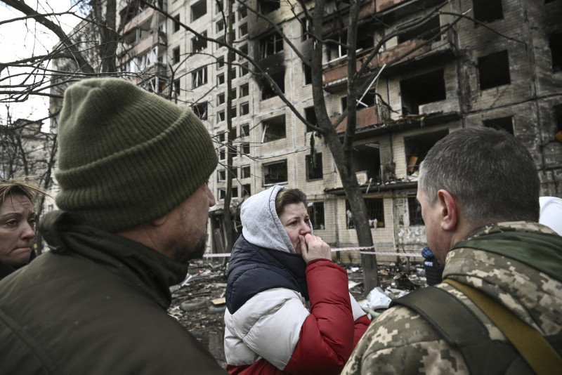Blasts rock Kyiv as talks with Russia to resume