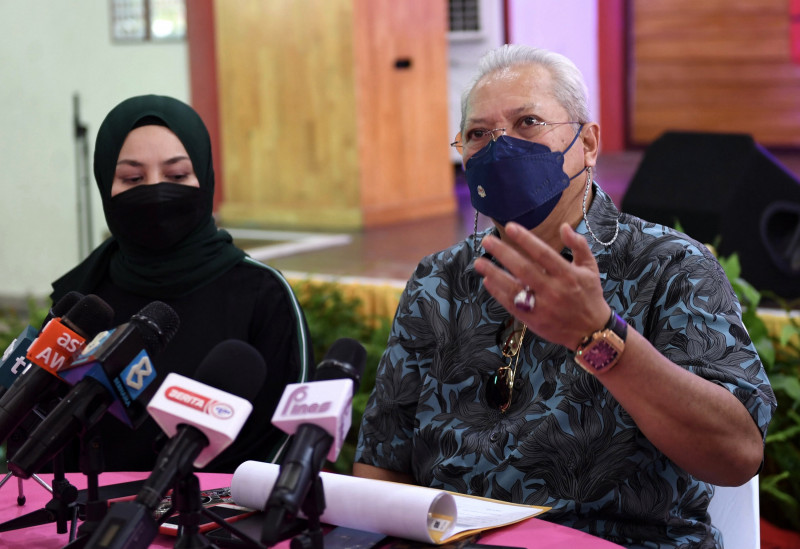 Billion-ringgit profits for telcos don’t matter if service unsatisfactory: Annuar