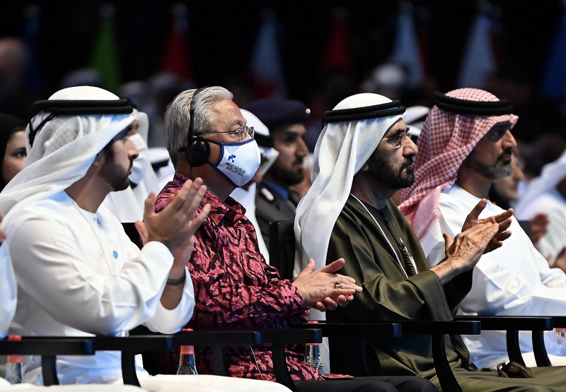 Ismail Sabri witnesses signing of eight business memoranda in Dubai