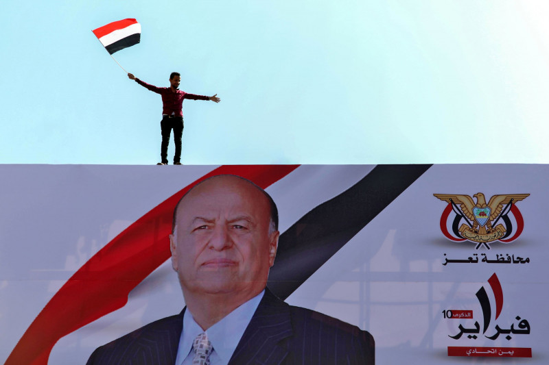 Yemen’s president transfers power to new leadership council