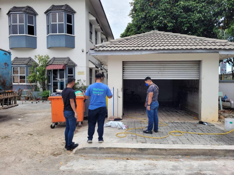 Body of baby boy found in dumpster: police