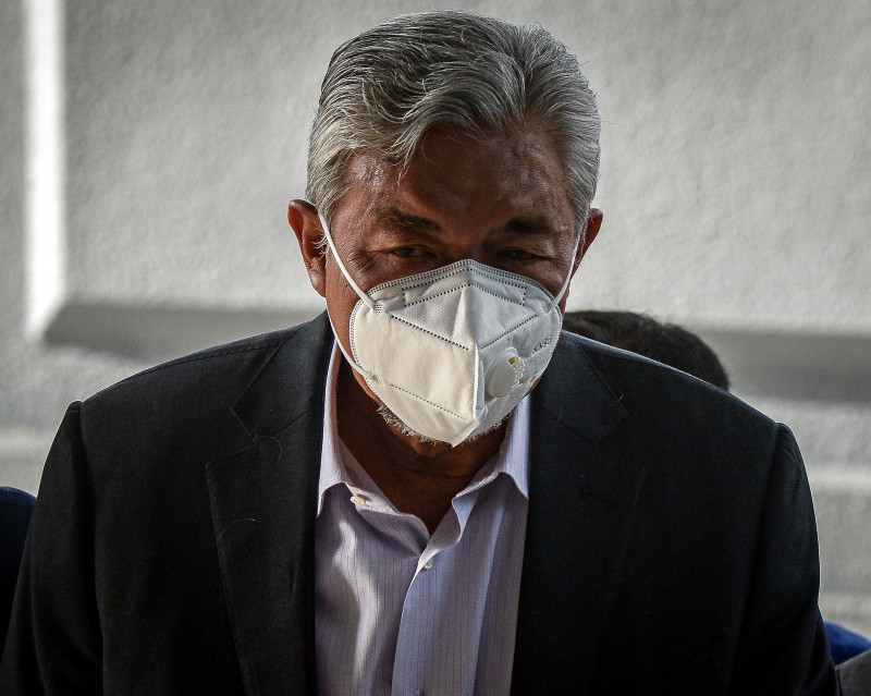 YAB trial: Zahid says bungalows discounted as tycoon needed quick cash