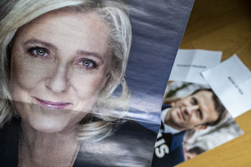 Macron warned against complacency ahead of Le Pen duel