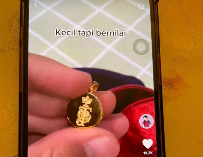 Don’t misuse palace gifts for online popularity, warns Johor Permaisuri