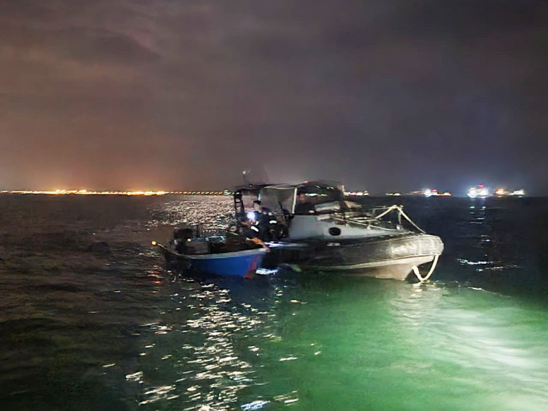 Navy thwarts wild birds smuggling attempt in Johor waters