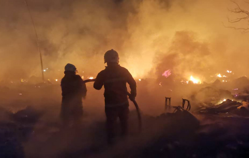Fire razes Semporna settlement, 900 people evacuated