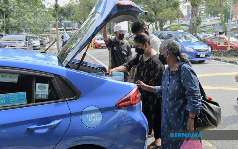 JB-Singapore taxis back in full swing for Raya