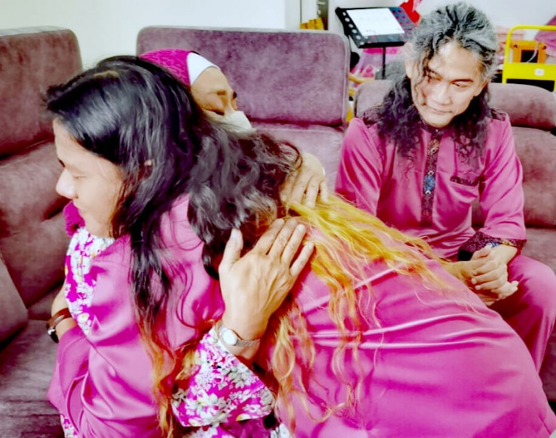 Frantic excitement fills homes of those celebrating Raya