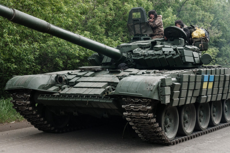 Ukraine girds for new Russian Donbas push, says gains made in north