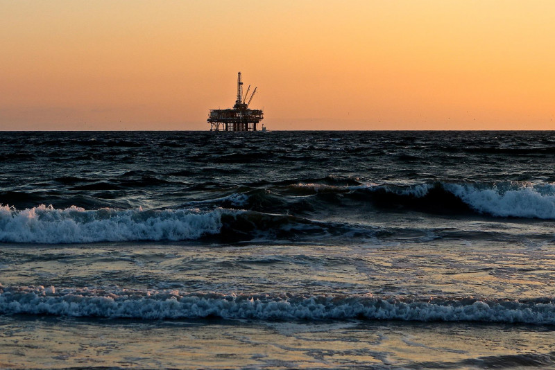 Petronas Carigali discovers oil, gas off S’wak coast