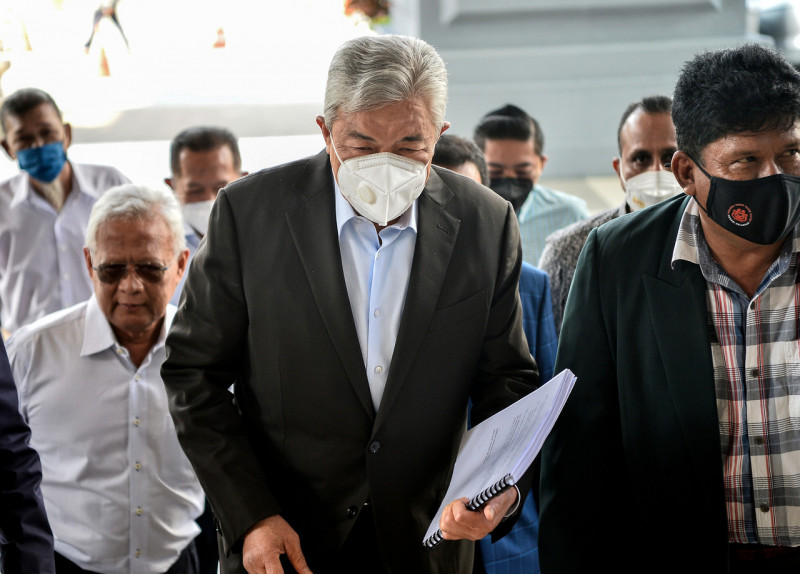 I have to pay for Mazlina’s negligence, where’s the justice? Zahid tells court