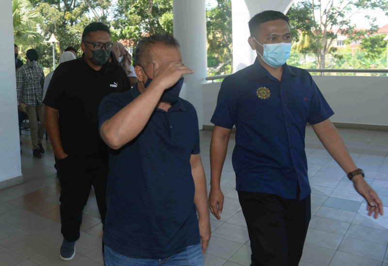 Six contractors fined for falsifying bank statements to secure tender