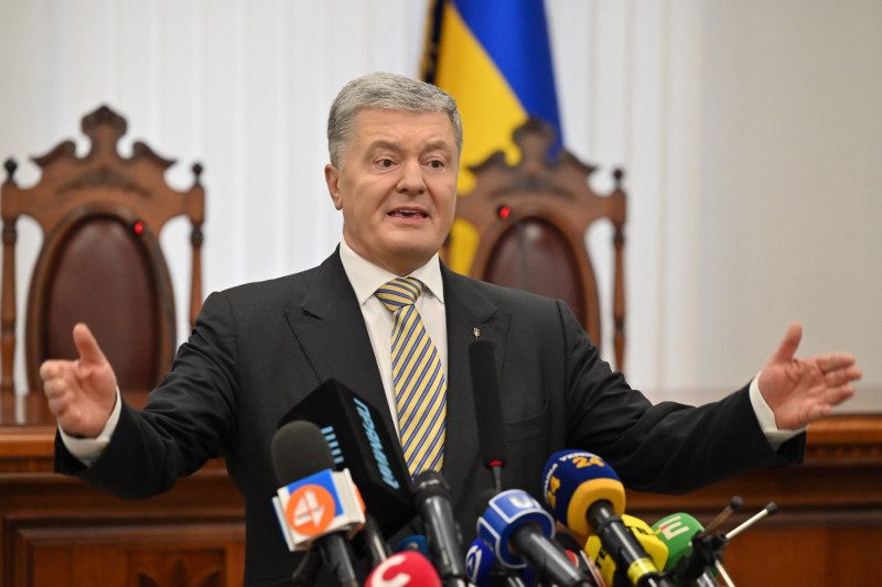 Ukraine ex-president says blocked from leaving country