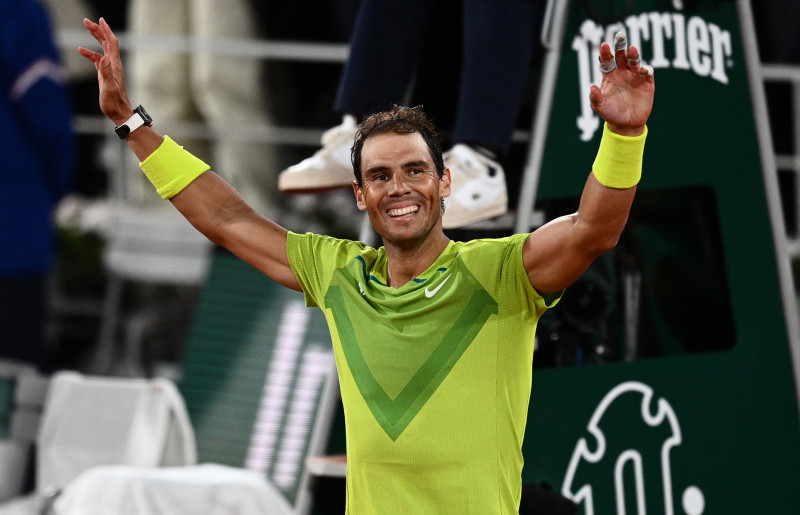 Nadal to play Kyrgios despite abdominal tear