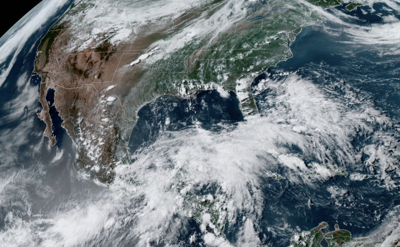 10 dead, around 20 missing after Hurricane Agatha hits Mexico