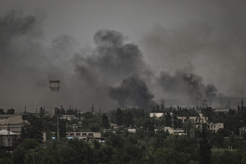 Ukraine claims Russian forces pushed back in east in fierce fighting