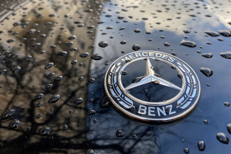 Mercedes-Benz doubles net profit in Q3 