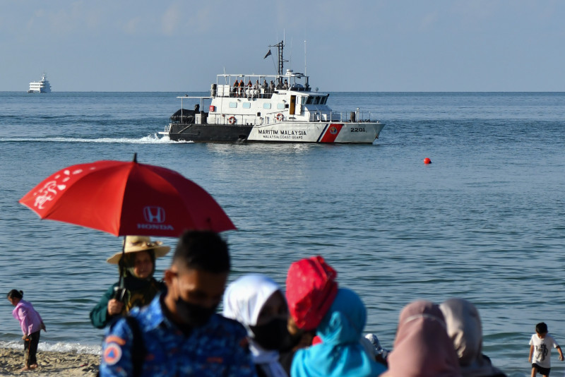 MMEA detains five Indonesians for working on local fishing boat without permits