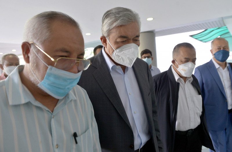 Zahid given ‘financial assistance’ to strengthen UKSB’s position: ex-director