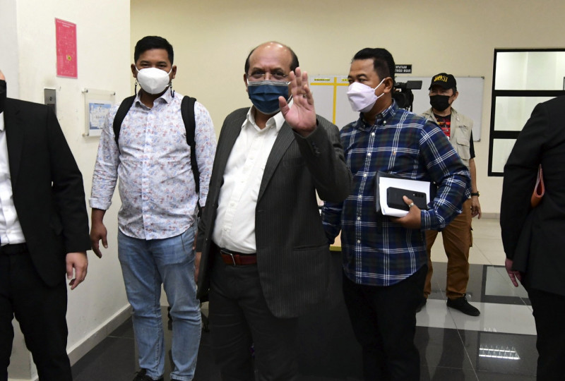 Former Sedili rep Rasman Ithnain pleads not guilty to molestation charge