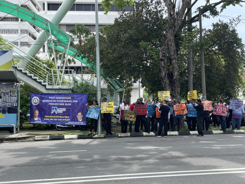 NUBE holds protest, takes MBSB leadership to task