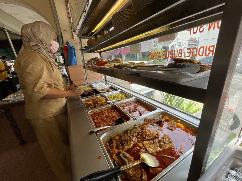Food operators shudder over subsidy removal, expect to raise menu prices
