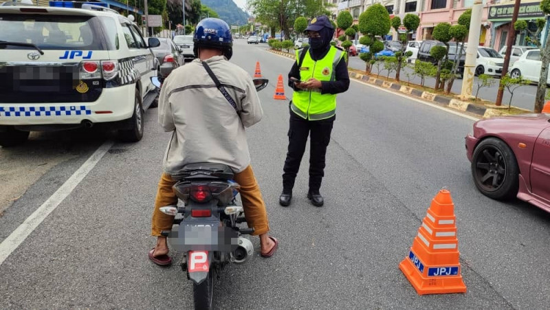 BUDI95: Traffic offenders forced to settle fines; RM1.3m collected in single day